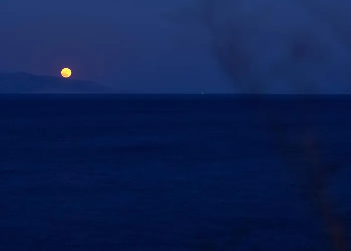 Etherio Ii Apartman Píszo Livádi